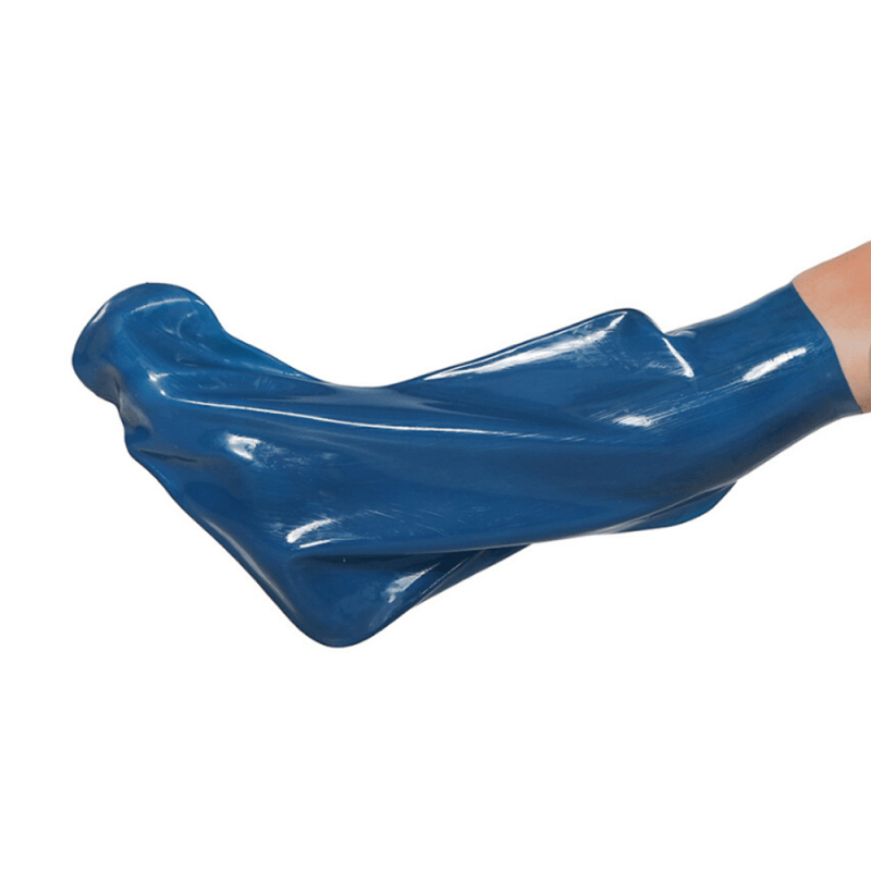 Oplev Vendex gipscover til ben – Blå, det ideelle valg for beskyttelse og komfort, når du ønsker at holde dit gips sikkert. Fremstillet af holdbare materialer sikrer dette gipscover, at dit gips forbliver tørt og rent, samtidig med at det tillader fri bevægelse. Den stilfulde blå farve tilføjer et friskt pust til din påklædning. Gipscoveret er let at tage af og på, hvilket gør det til en praktisk løsning for alle, der ønsker både funktionalitet og stil.

- Holdbart materiale, der beskyttter gipsen
- Vandafvisende design for optimal beskyttelse
- Komfortabel pasform, der tillader bevægelse
- Stilfuld blå farve, der lyser op i hverdagen
- Let at tage af og på for daglig brug
- Optimal til både indendørs og udendørs aktiviteter