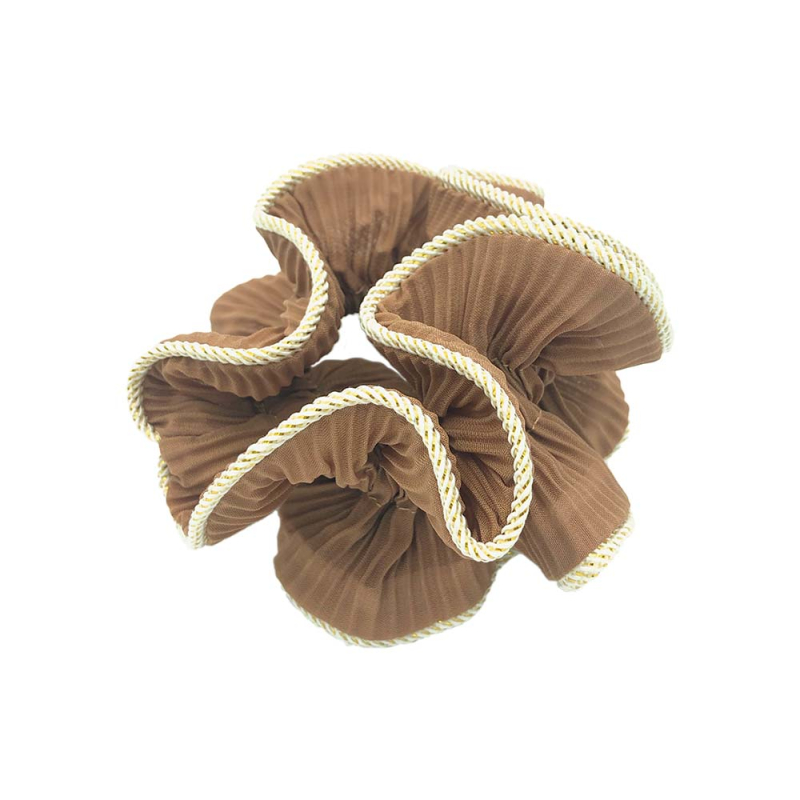 Billede af Lilje scrunchie fra By Stær - Gyldenbrun