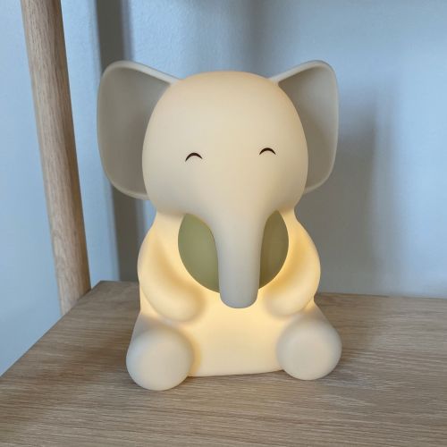 elefant lampe med lys i
