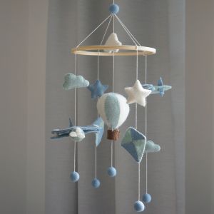 gamcha uro med fly og luftballoner