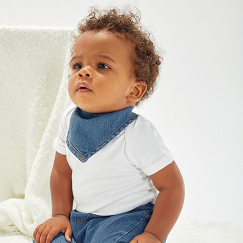 barn med denim savlesmæk