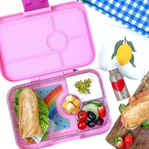 yumbox madkasse med en lækker madpakke indeni 