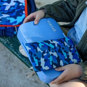 dreng med madkasse og yumbox køleelement 