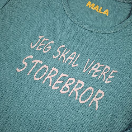 T-shirt med storebror tryk