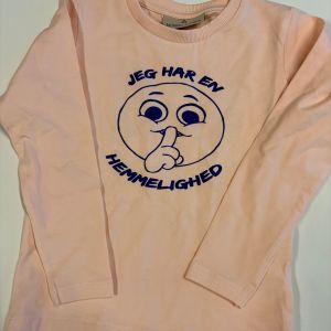 Trøje med tekst 