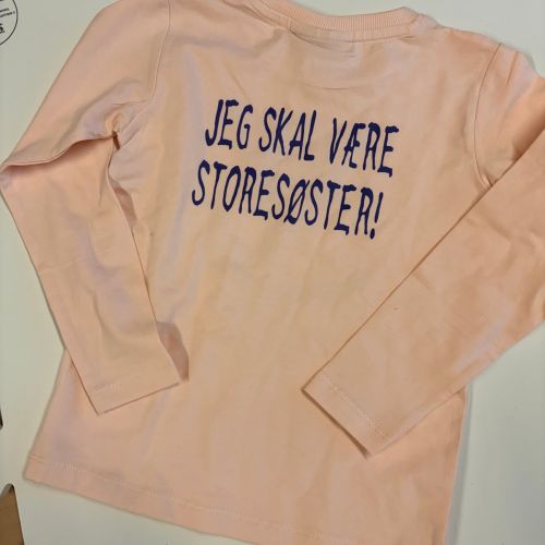 Trøje med tekst jeg skal være storesøster
