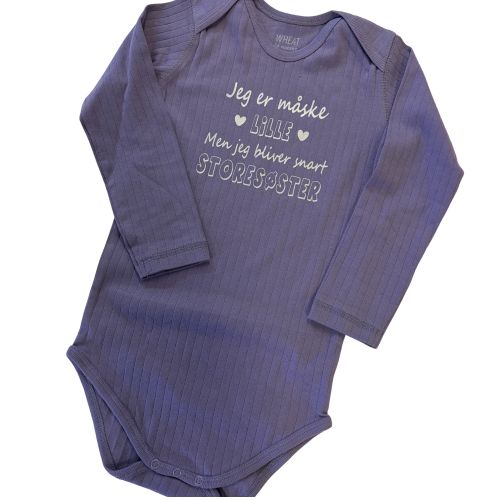 Trøje med personlig tekst i lilla