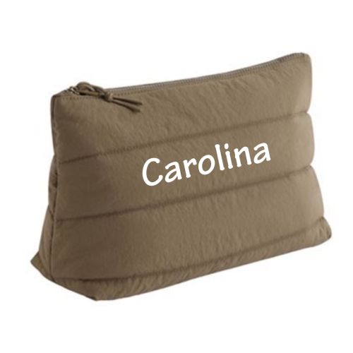 Quilted toilettaske med navn i farven Earthy Green