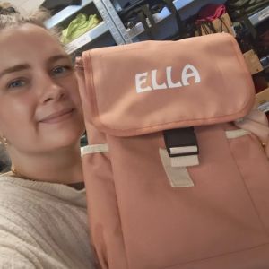 rosa rygsæk med navn