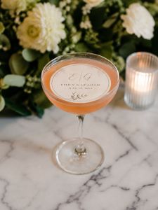 Drink med drinktopper i cocktailglas