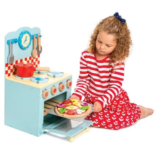 pige der leger med sit legekøkken fra Le Toy Van